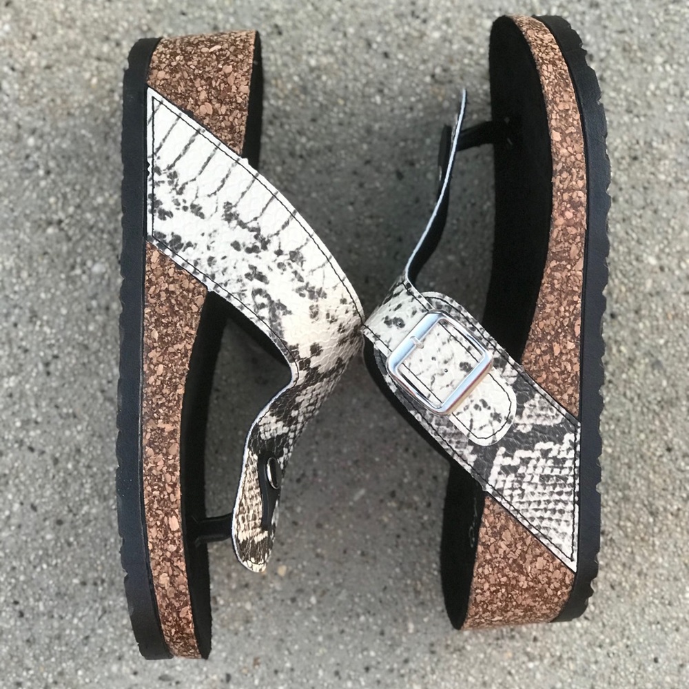 1 Left! Qupid Ahana Python Thong Comfort Sandal - Picture 3 of 5